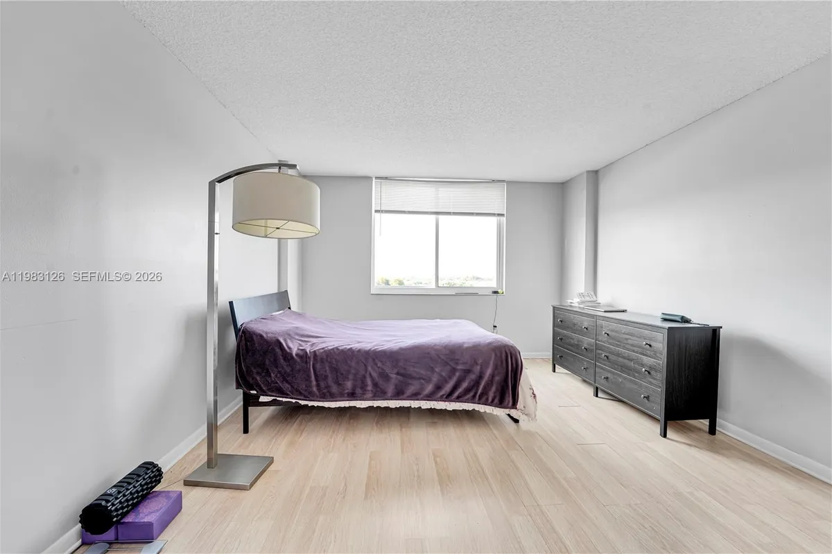 919 Hillcrest Dr # 704, Hollywood FL 33021