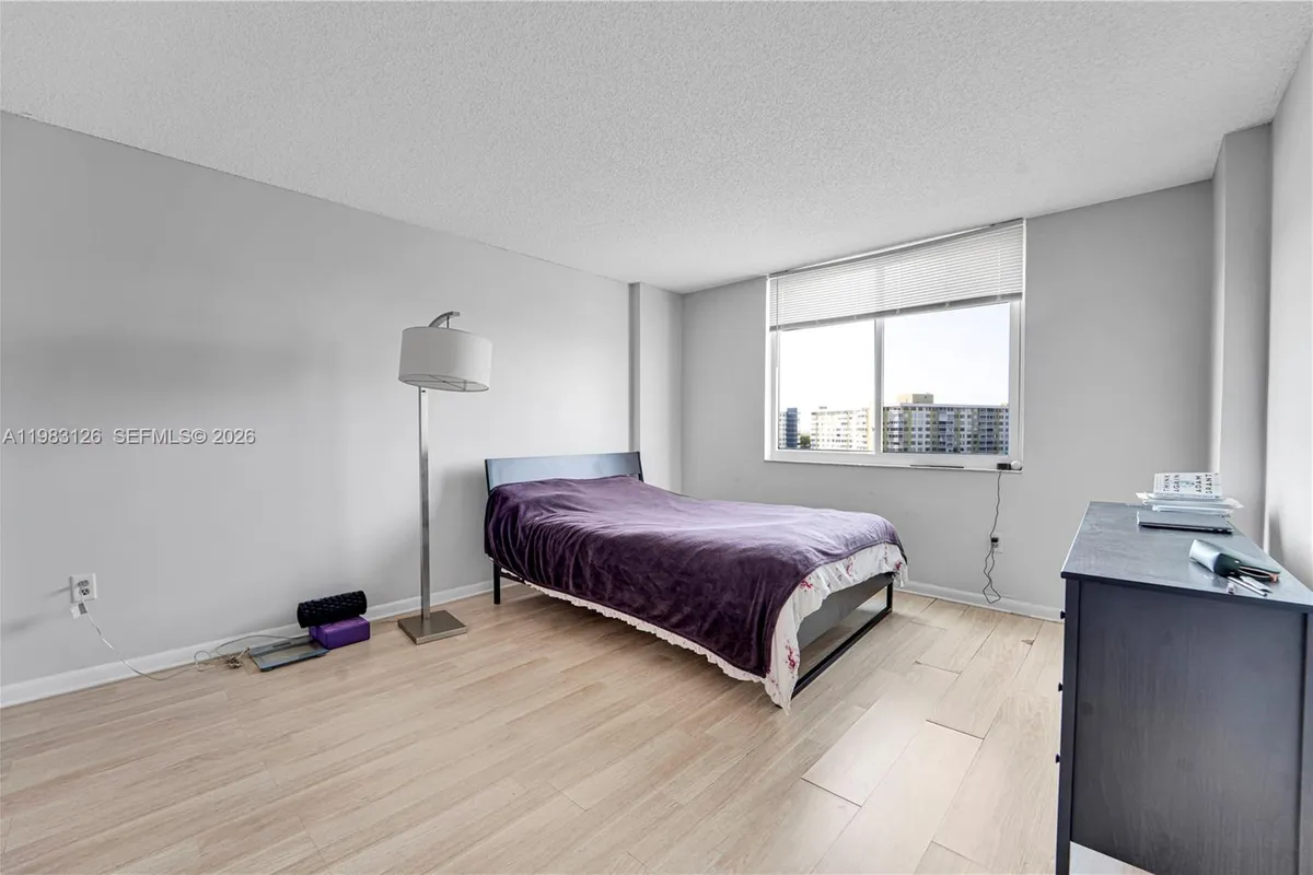 919 Hillcrest Dr # 704, Hollywood FL 33021