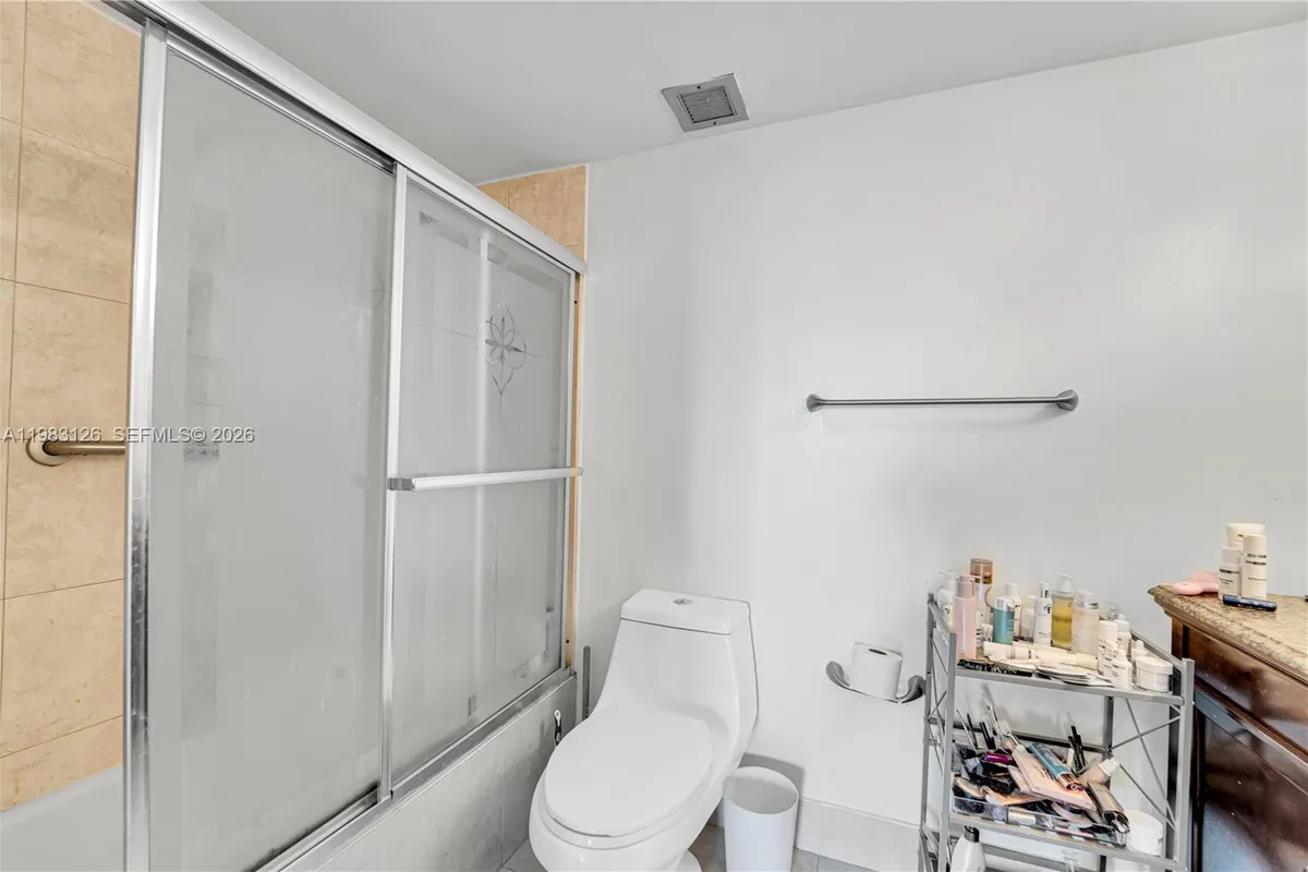 919 Hillcrest Dr # 704, Hollywood FL 33021