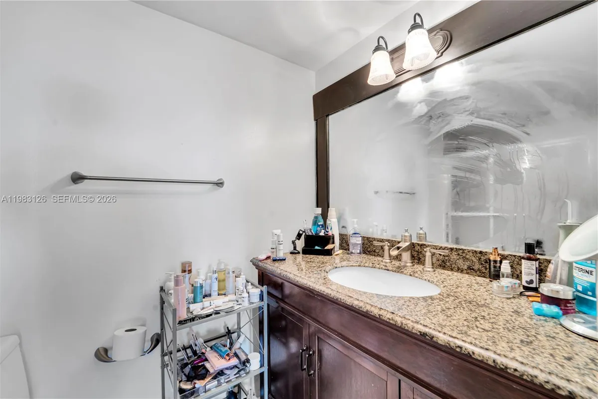 919 Hillcrest Dr # 704, Hollywood FL 33021