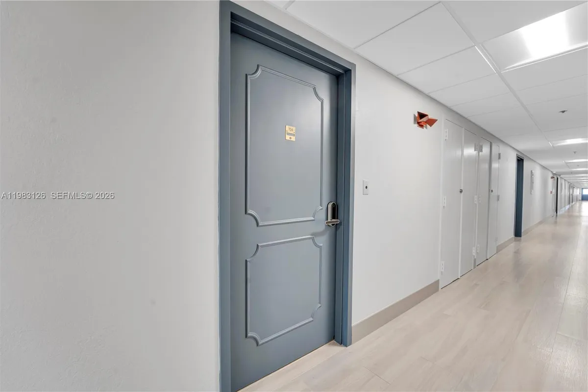 919 Hillcrest Dr # 704, Hollywood FL 33021