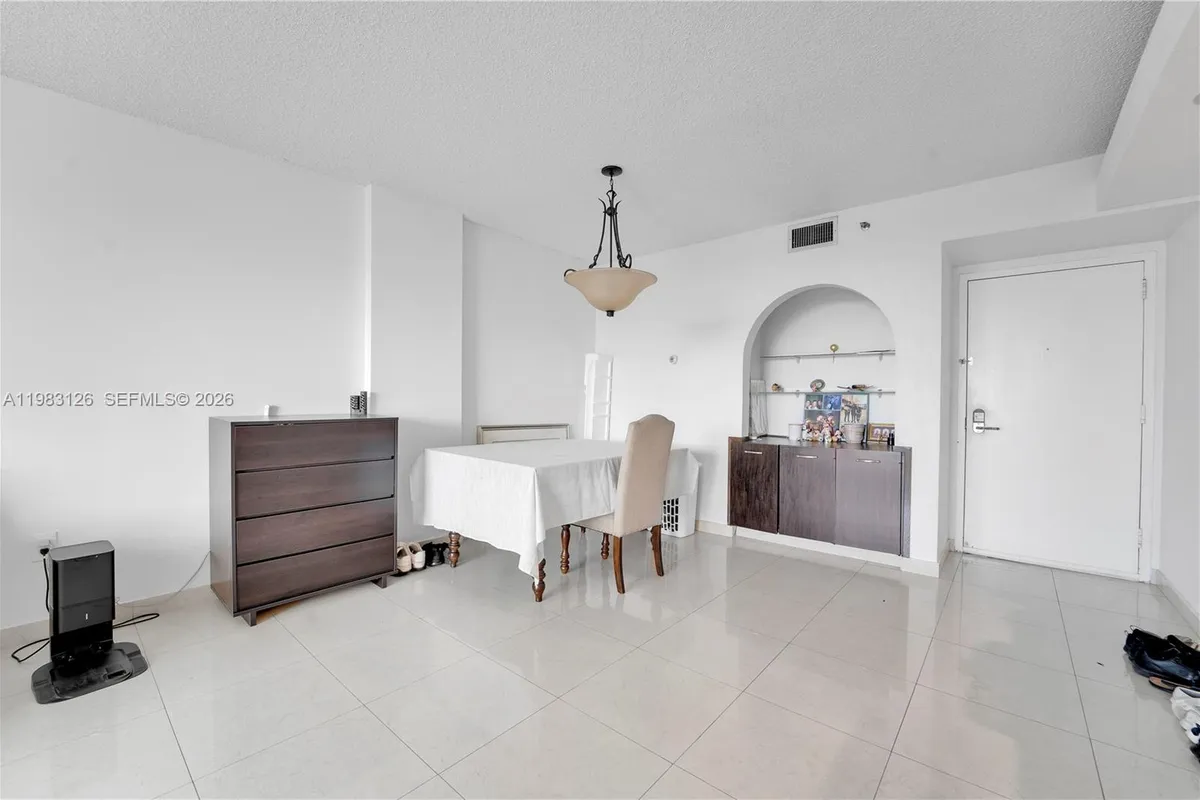 919 Hillcrest Dr # 704, Hollywood FL 33021