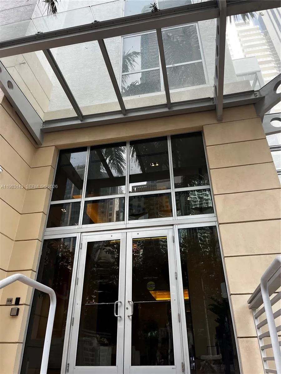 1060 Brickell Ave # 1707, Miami FL 33131