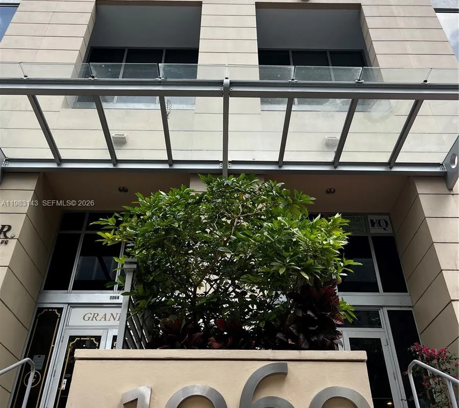 1060 Brickell Ave # 1707, Miami FL 33131