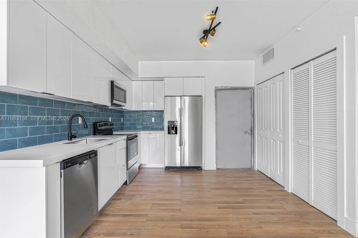 16955 SW 100th Ave, Miami FL 33157