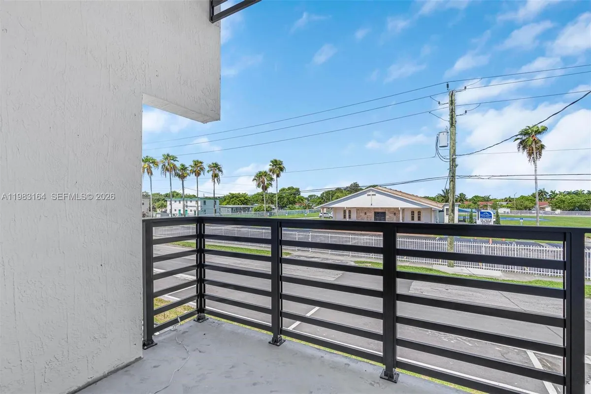 16955 SW 100th Ave, Miami FL 33157