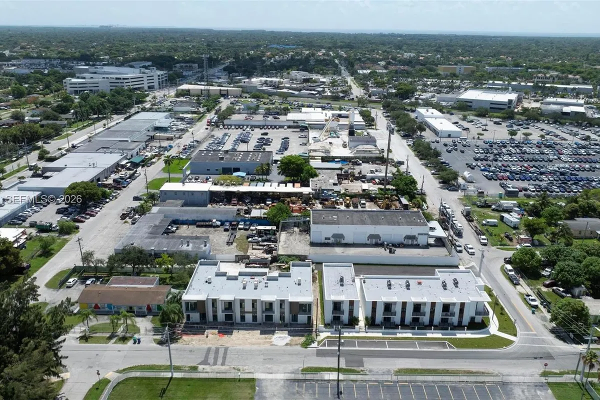 16955 SW 100th Ave, Miami FL 33157