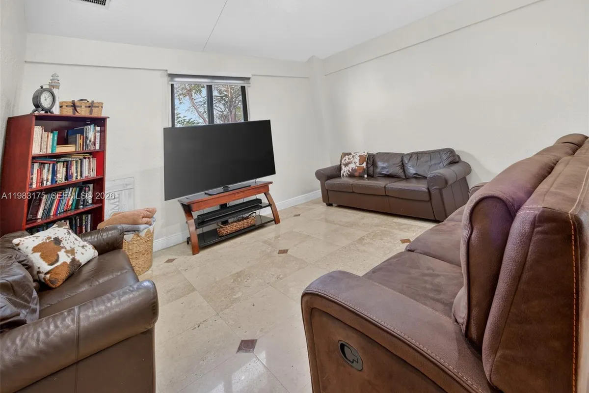 4159 SW 85th Ave, Miami FL 33155