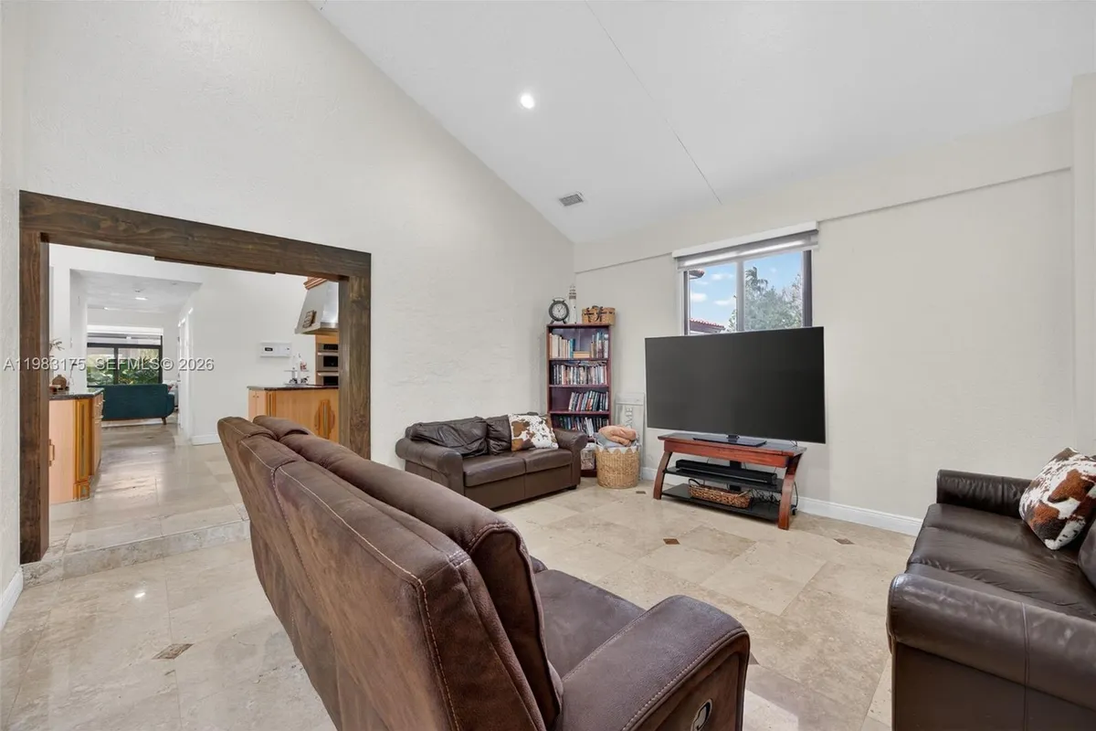 4159 SW 85th Ave, Miami FL 33155