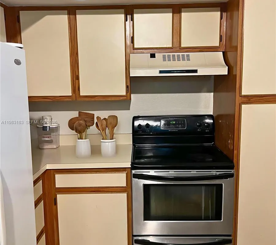 3480 N Pinewalk Dr N # 135, Margate FL 33063