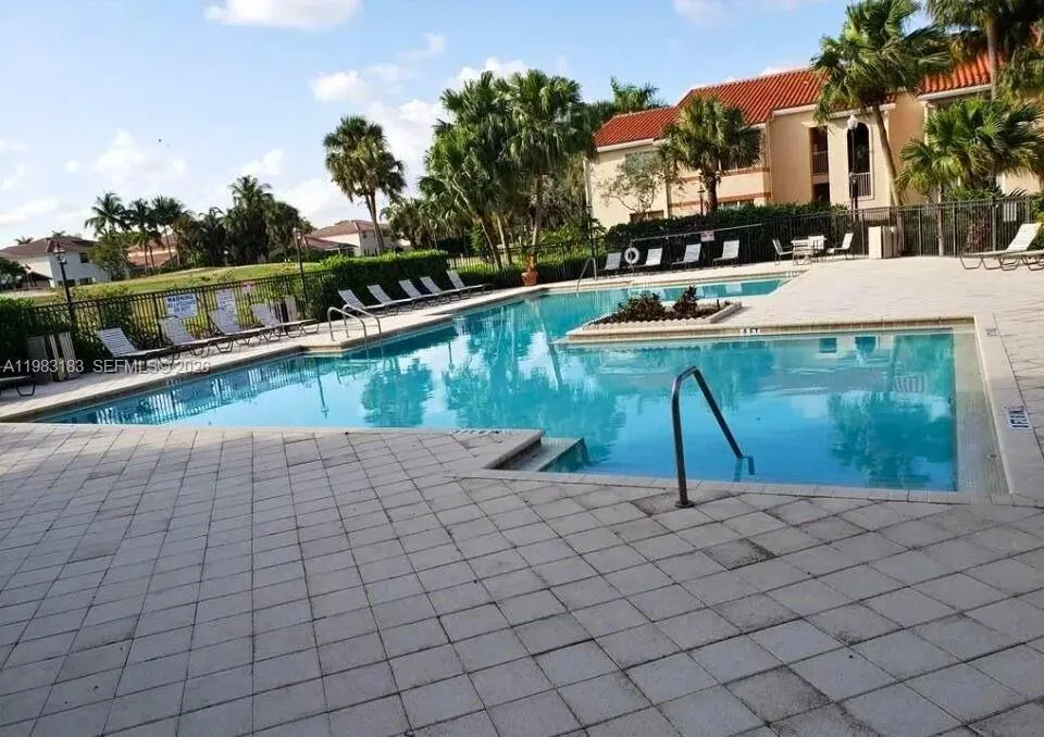 3480 N Pinewalk Dr N # 135, Margate FL 33063