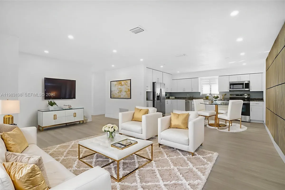 7501 Raleigh St, Hollywood FL 33024