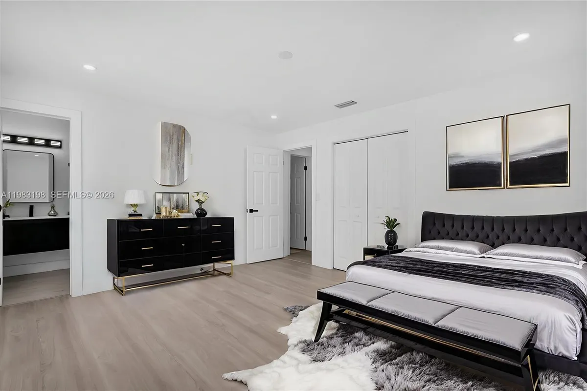 7501 Raleigh St, Hollywood FL 33024