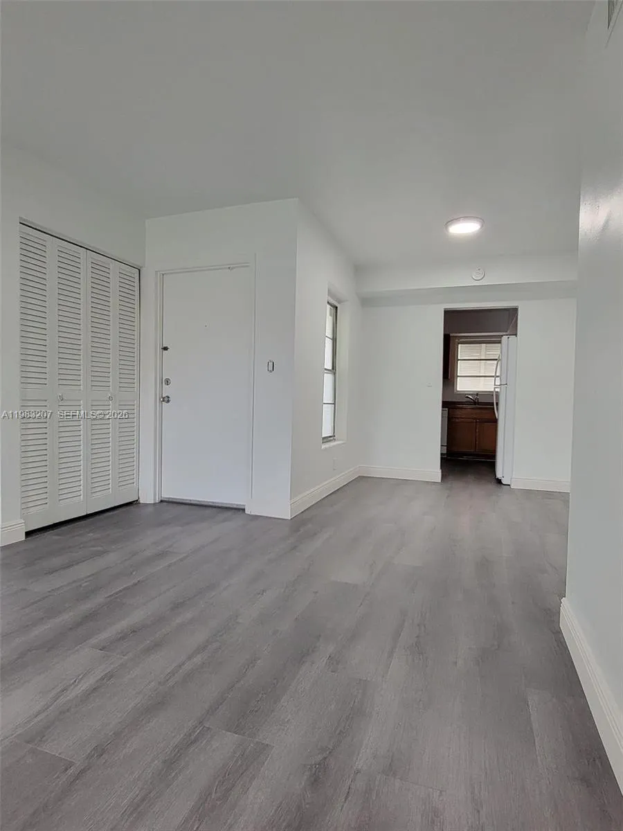 7610 SW 82nd St # J207, Miami FL 33143