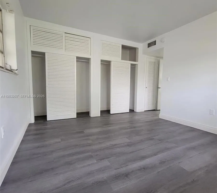 7610 SW 82nd St # J207, Miami FL 33143