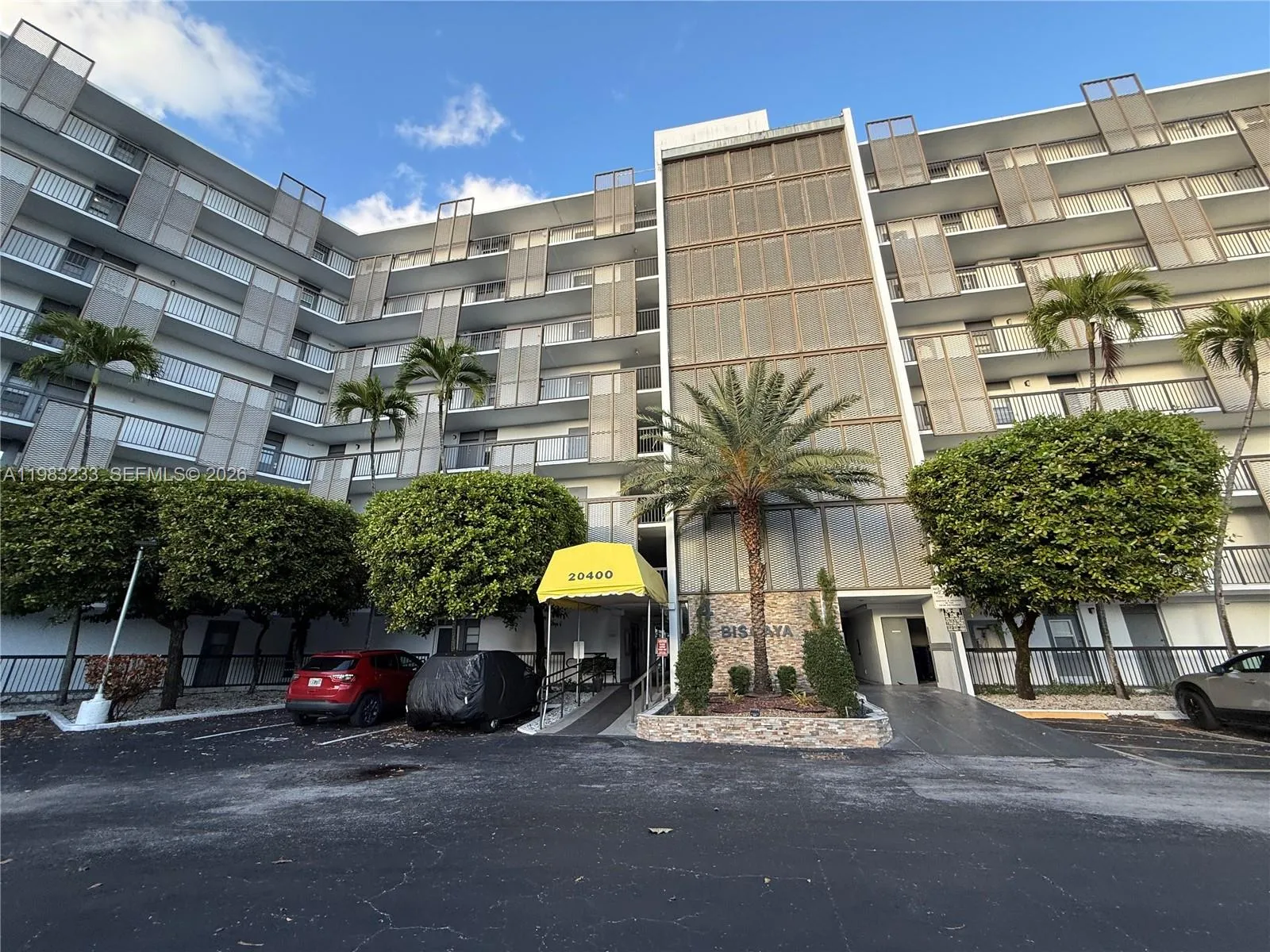 20400 W Country Club Dr # 412, Aventura FL 33180