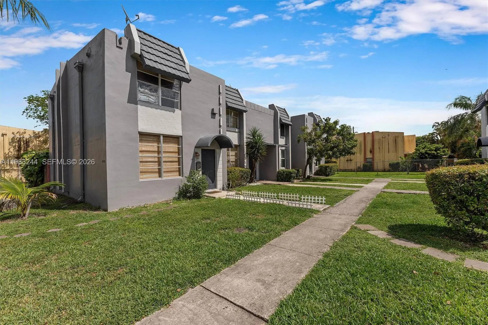 314 NE 142nd St # 16C, Miami FL 33161