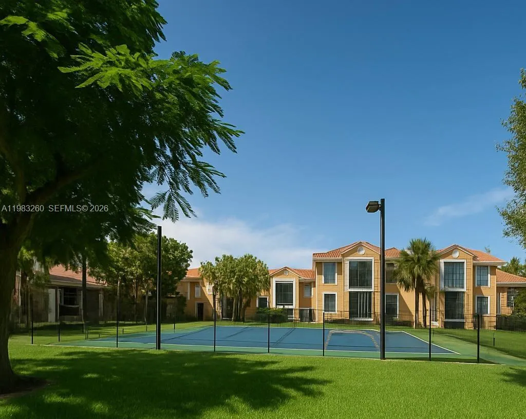 7940 N Nob Hill Rd # 102, Tamarac FL 33321