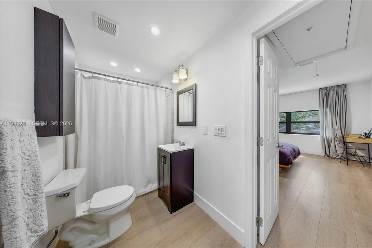 10610 NE 11th Ave, Miami Shores FL 33138