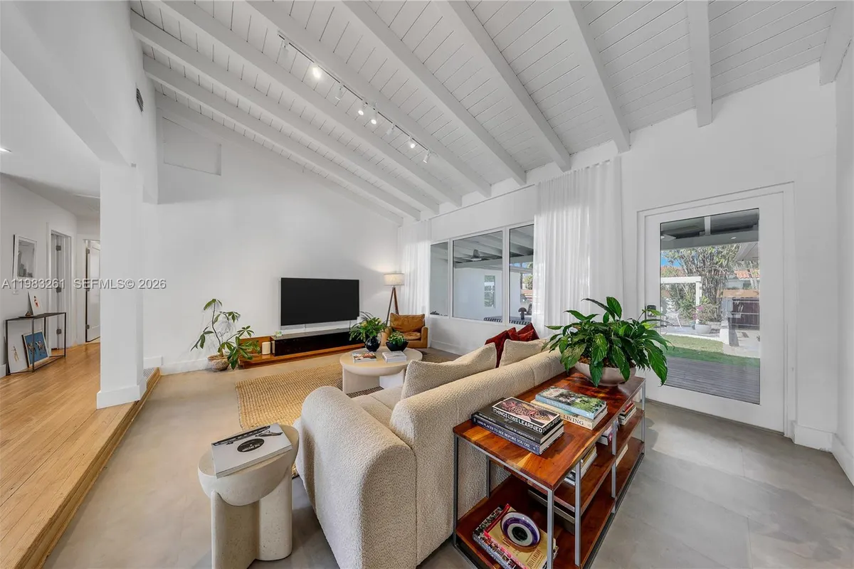 10610 NE 11th Ave, Miami Shores FL 33138