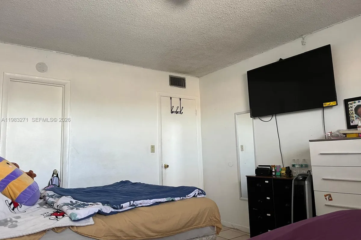 1735 NE 164th St # D306, North Miami Beach FL 33162