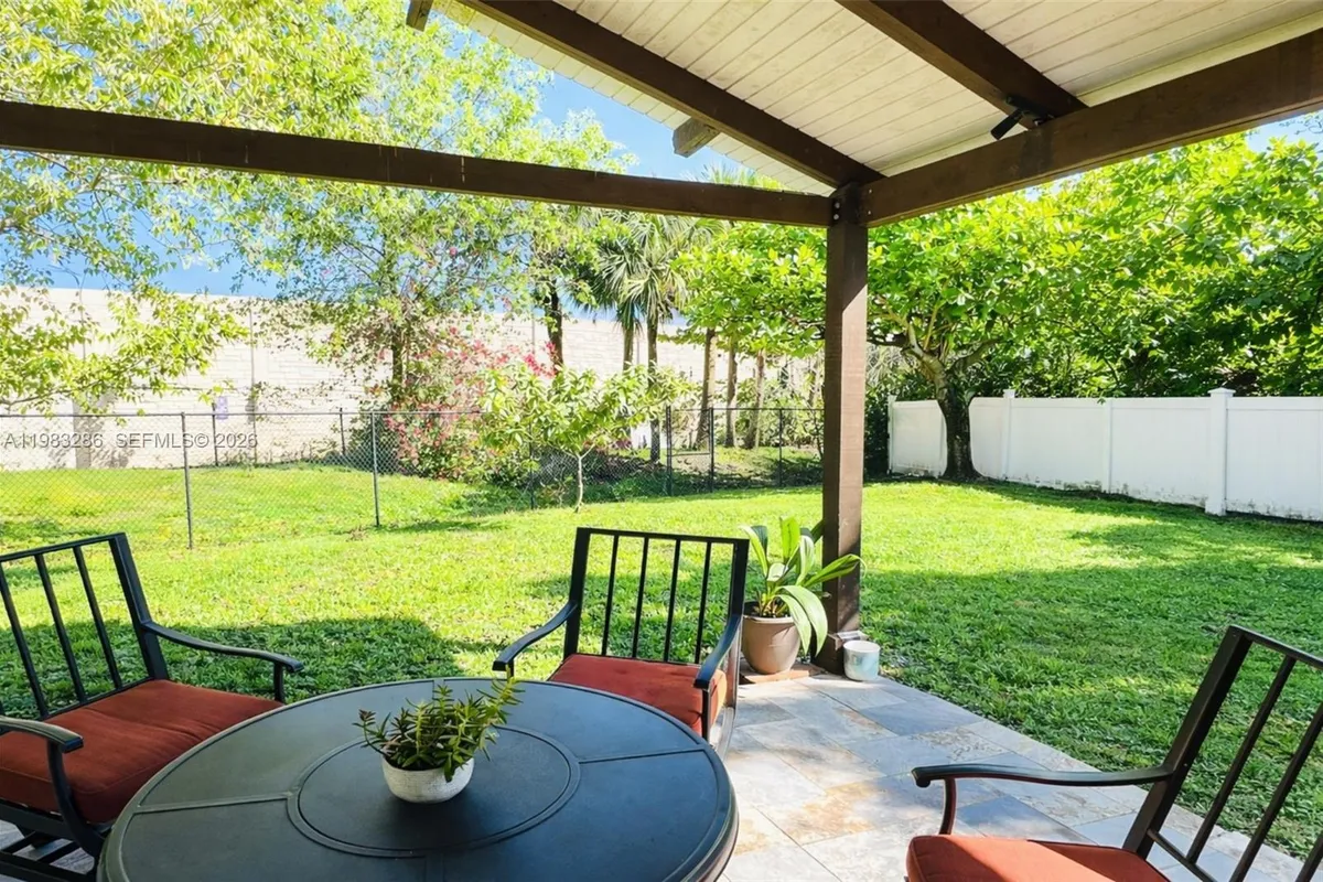 13311 SW 42nd St, Miramar FL 33027