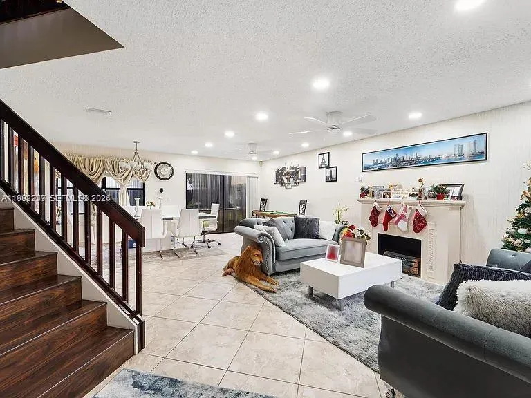 1431 SW 87th Way # 0, Pembroke Pines FL 33025