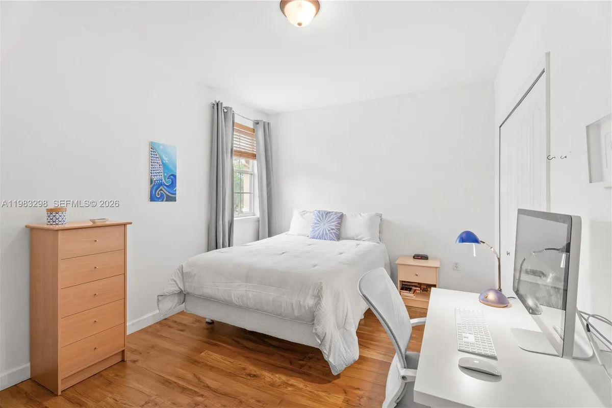 5527 NW 113th Ave, Doral FL 33178