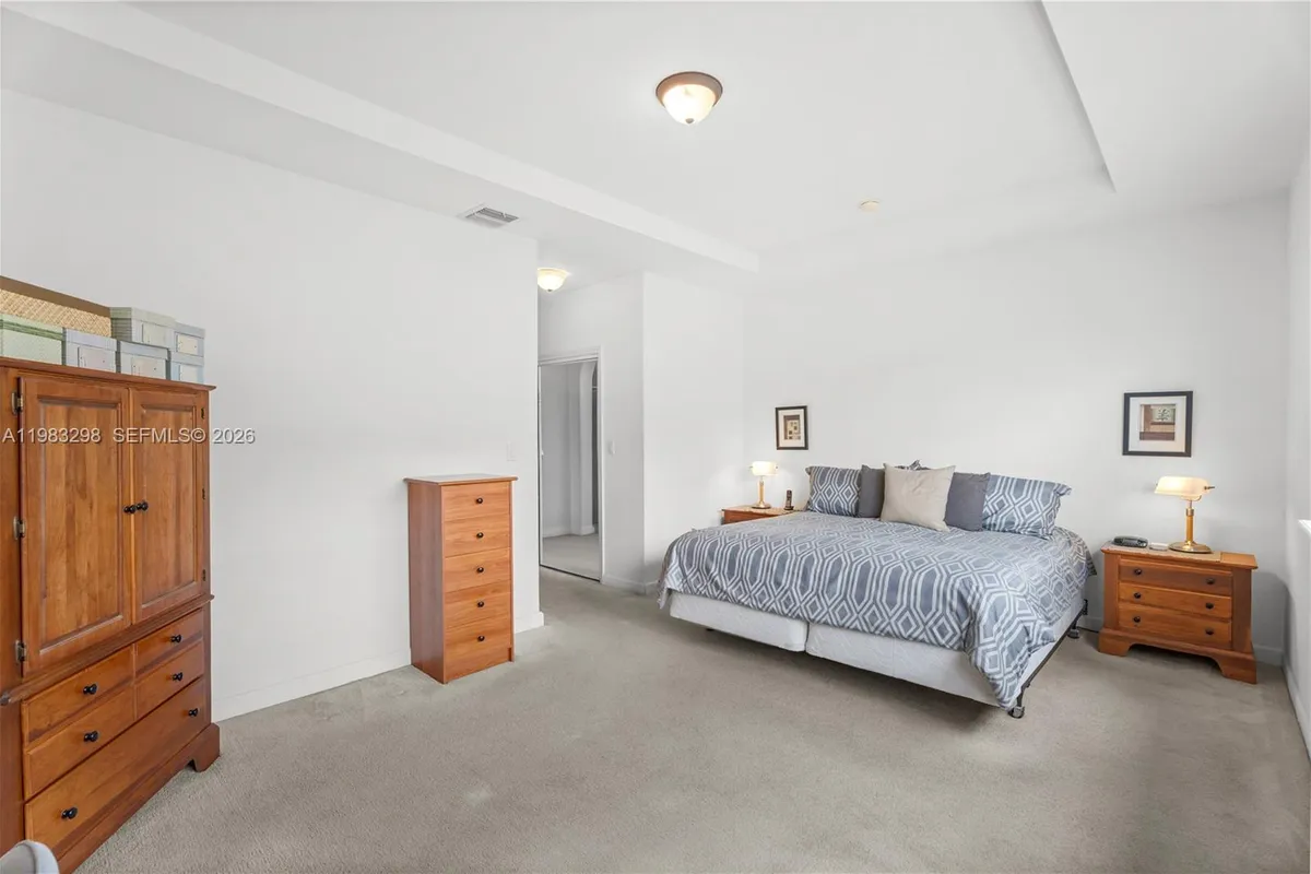 5527 NW 113th Ave, Doral FL 33178