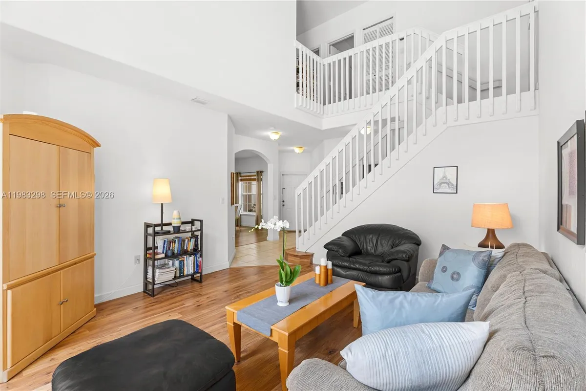 5527 NW 113th Ave, Doral FL 33178