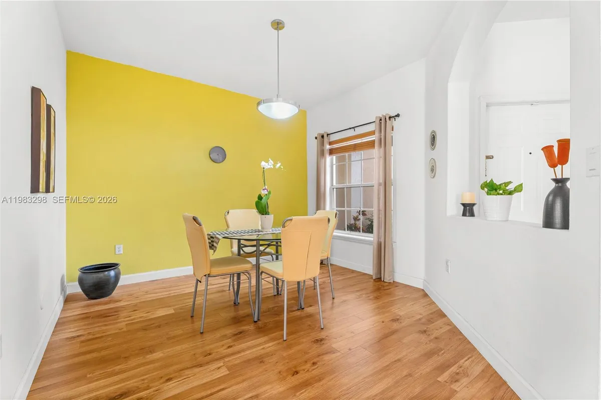 5527 NW 113th Ave, Doral FL 33178