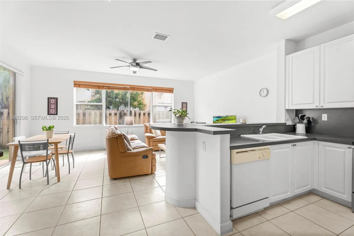 5527 NW 113th Ave, Doral FL 33178