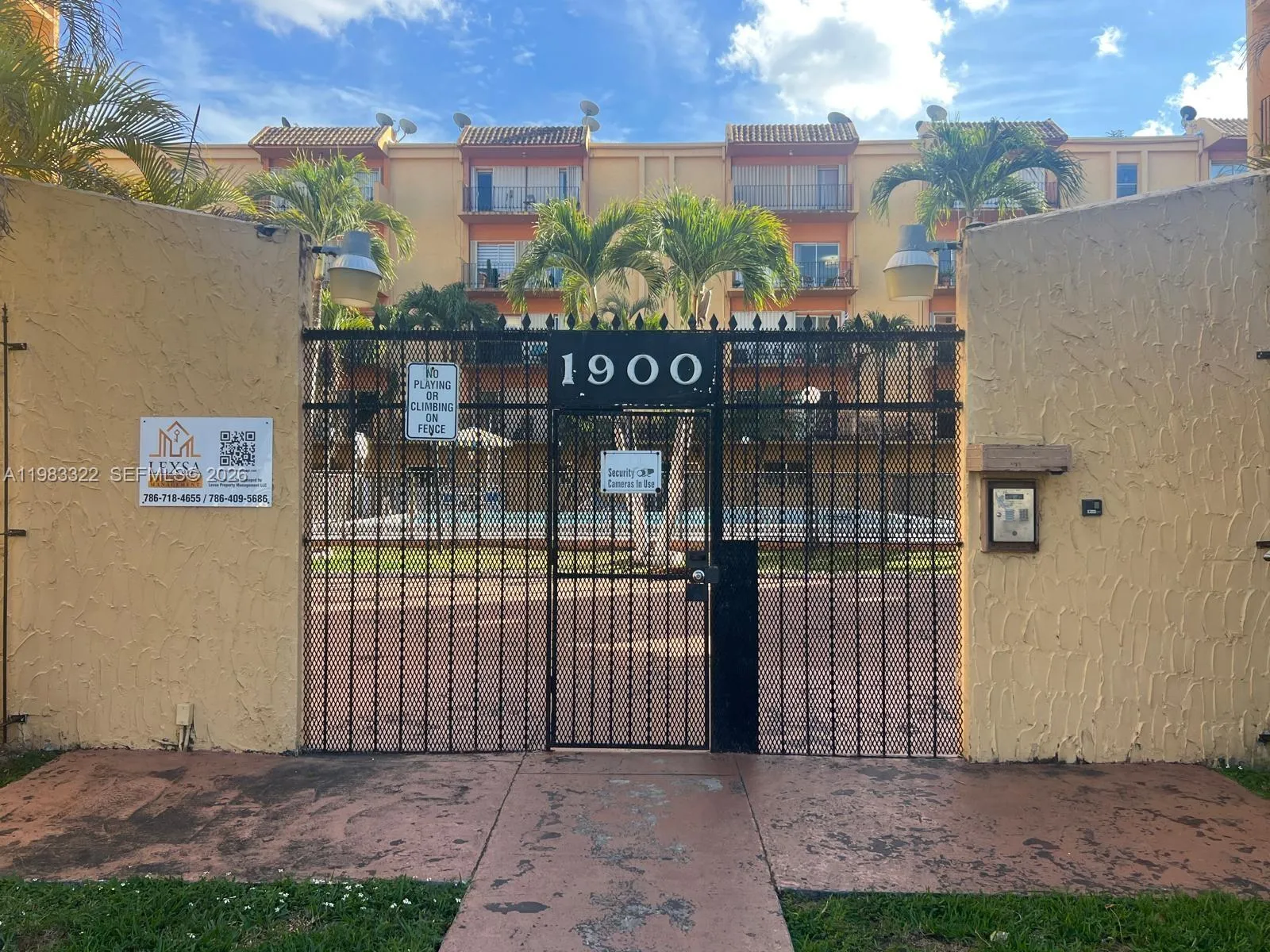 1900 W 54th St # 119, Hialeah FL 33012