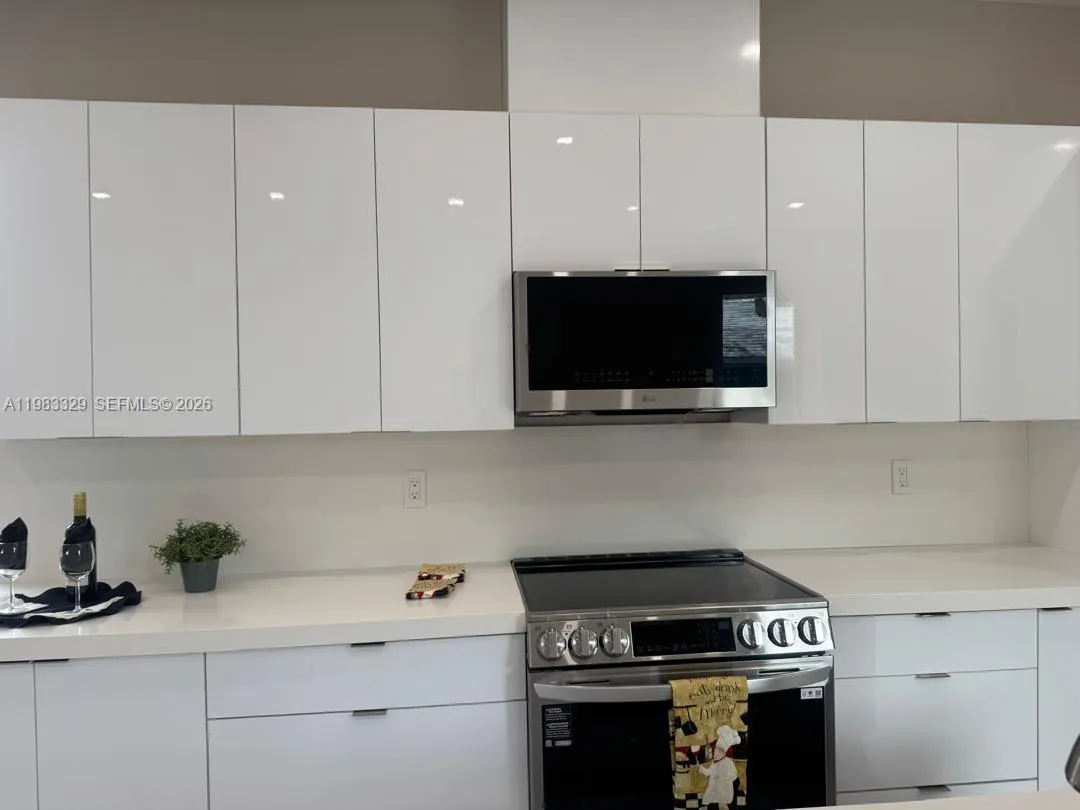 1028 NW 8th Ave, Fort Lauderdale FL 33311