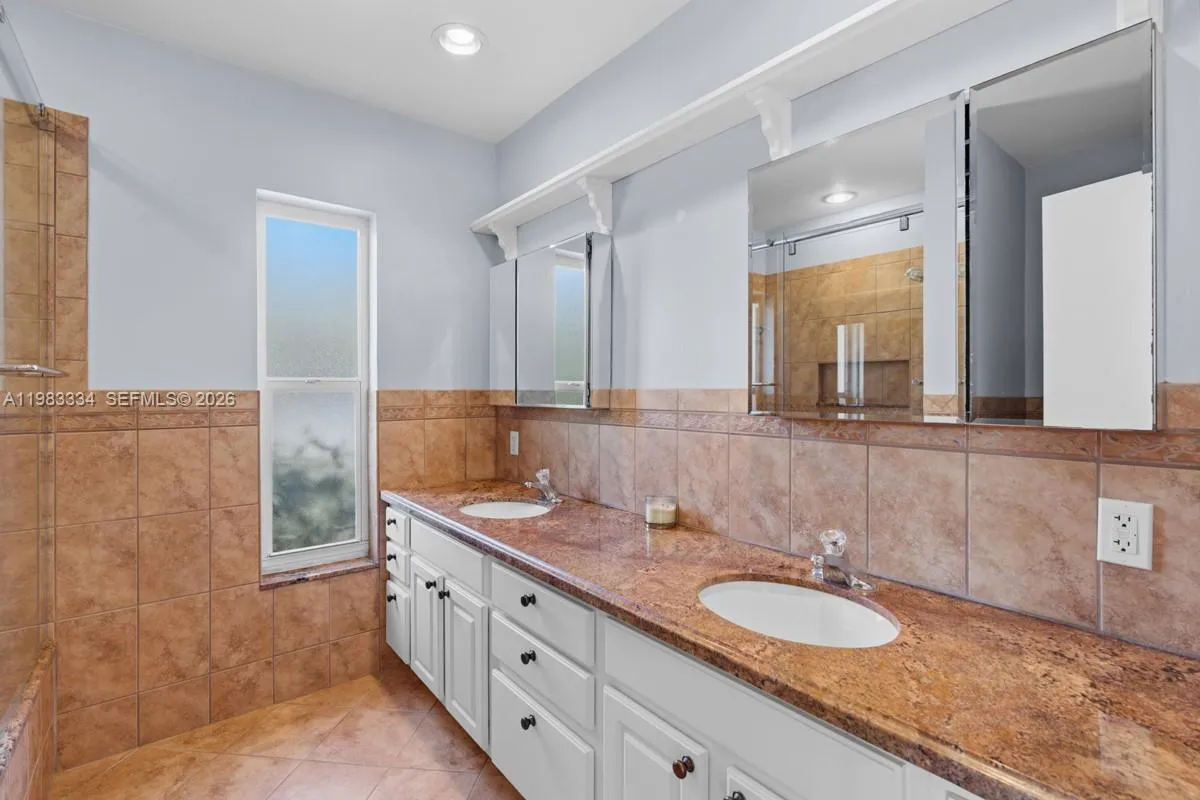 10930 SW 27th Ct, Davie FL 33328