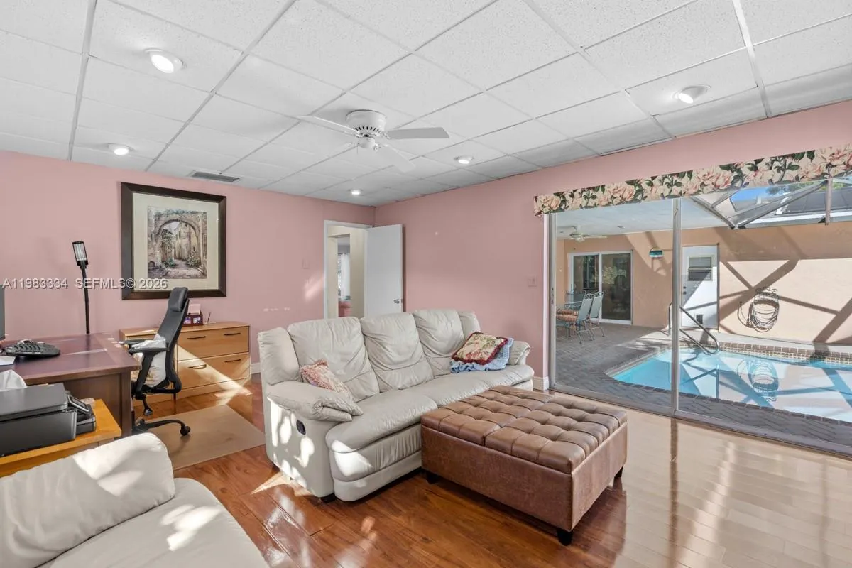 10930 SW 27th Ct, Davie FL 33328