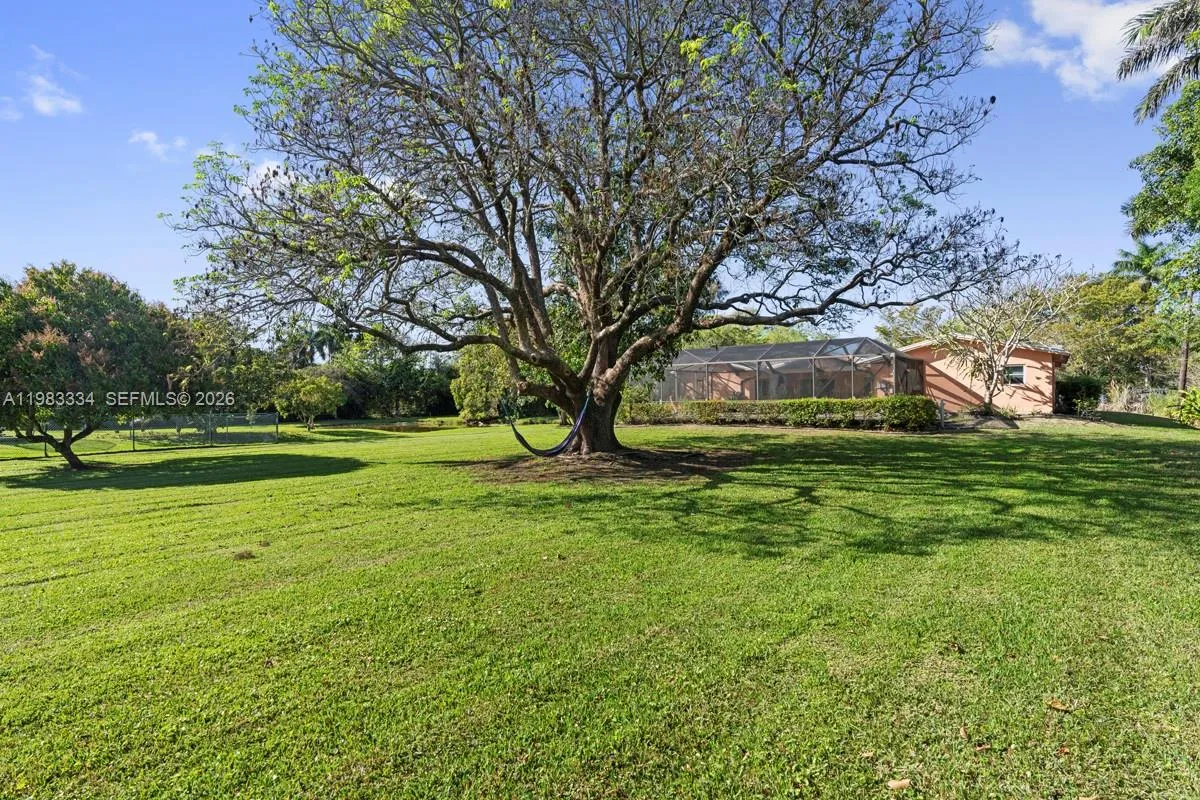 10930 SW 27th Ct, Davie FL 33328