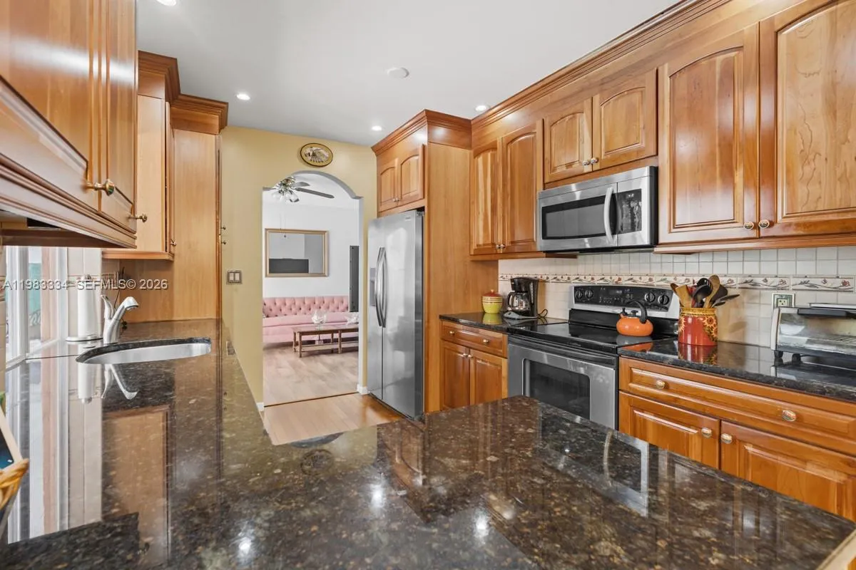 10930 SW 27th Ct, Davie FL 33328