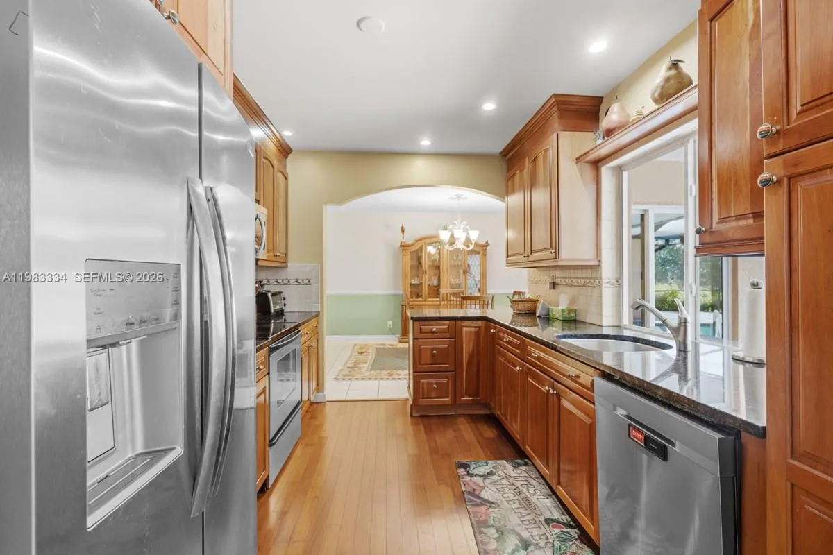 10930 SW 27th Ct, Davie FL 33328