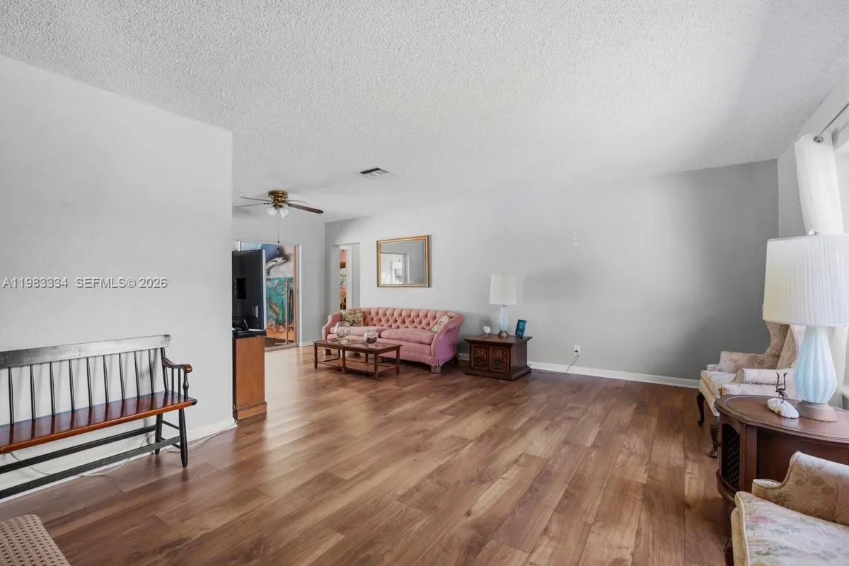 10930 SW 27th Ct, Davie FL 33328