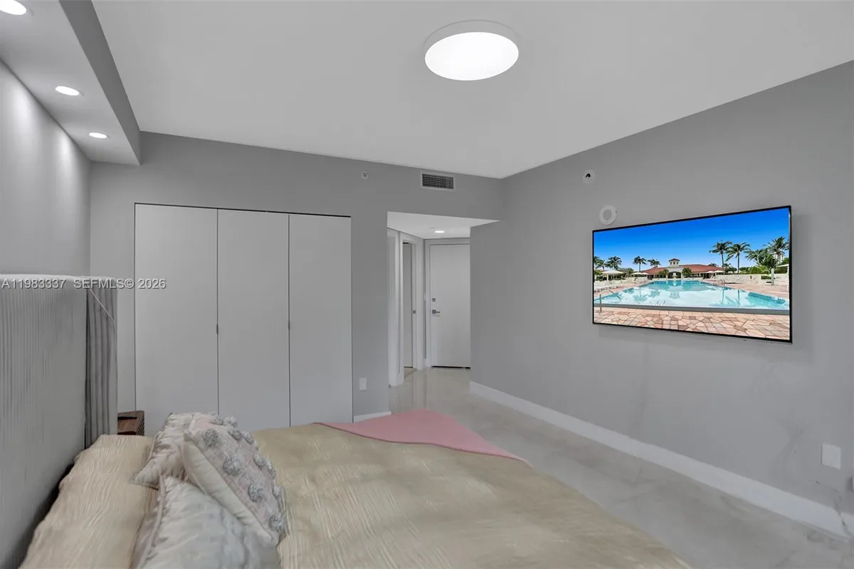 20000 E Country Club Dr # 211, Aventura FL 33180