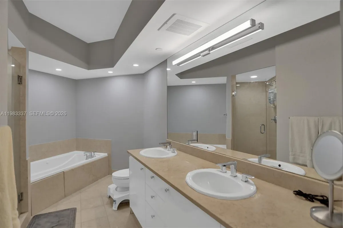 20000 E Country Club Dr # 211, Aventura FL 33180