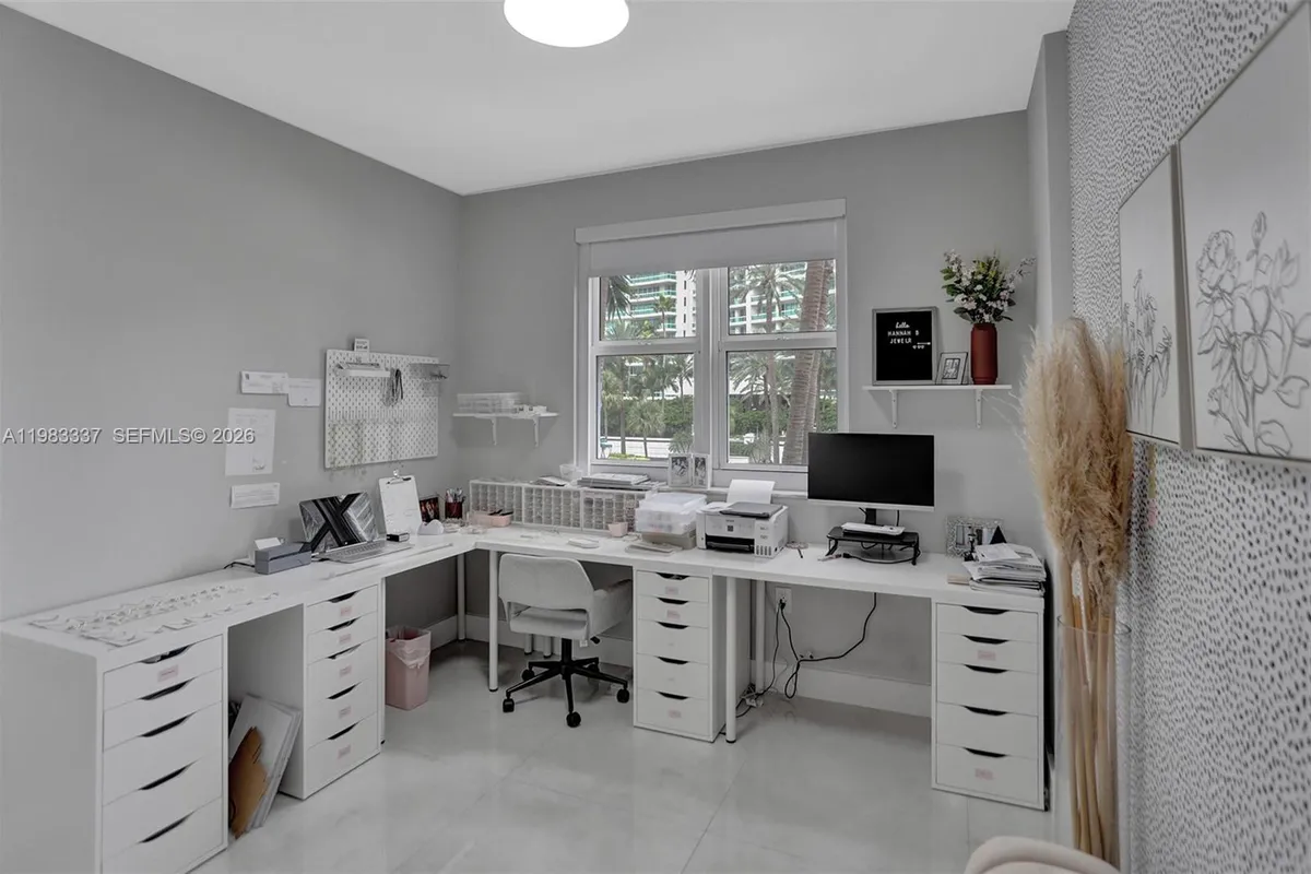 20000 E Country Club Dr # 211, Aventura FL 33180