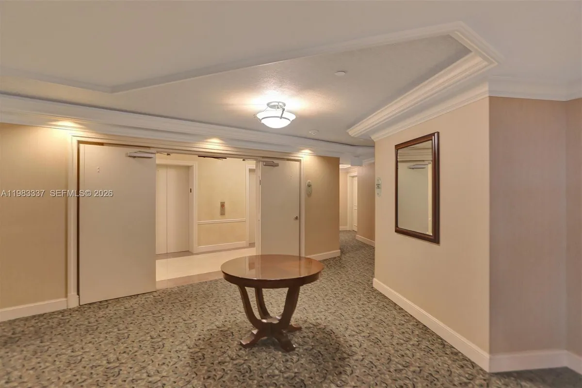 20000 E Country Club Dr # 211, Aventura FL 33180