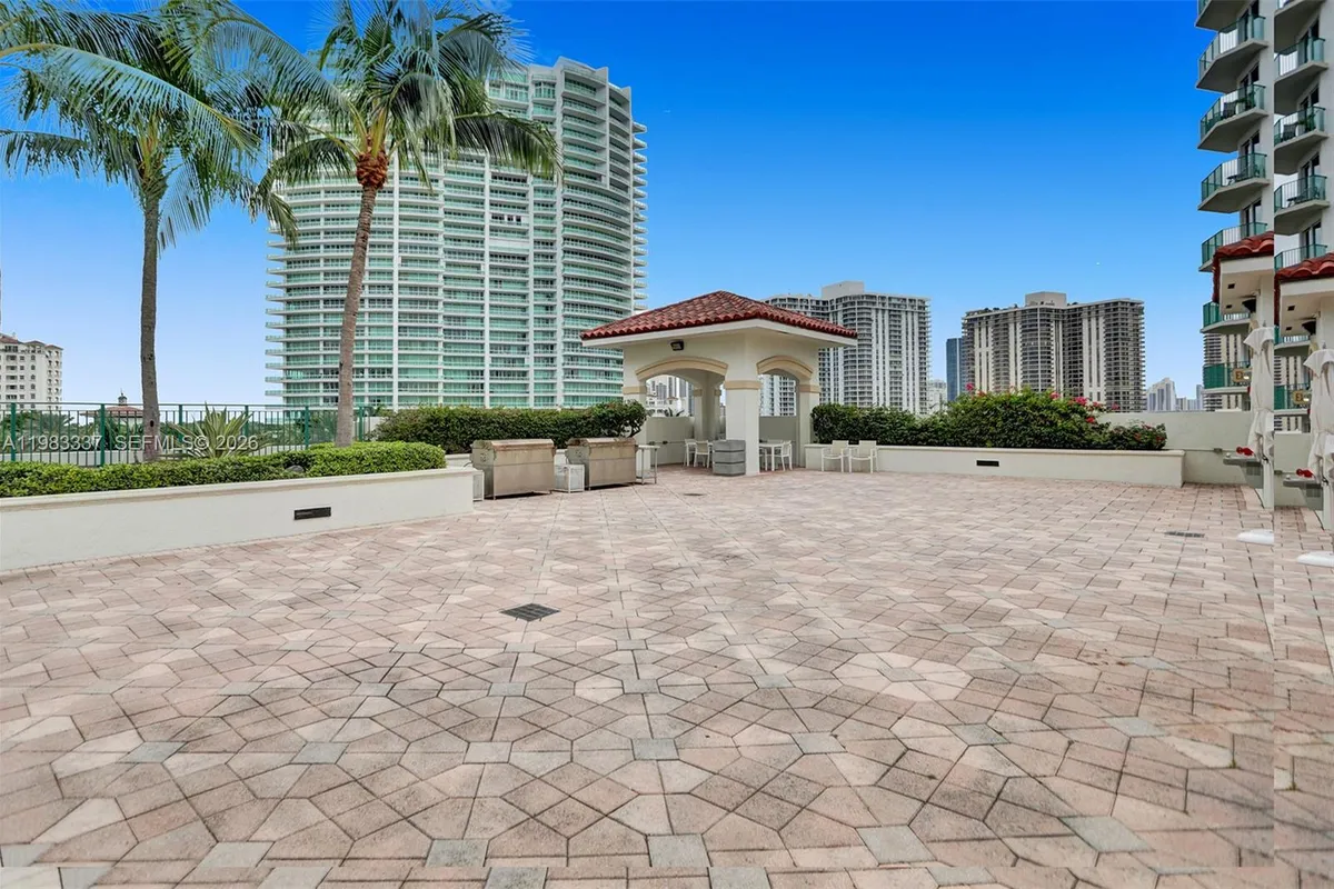 20000 E Country Club Dr # 211, Aventura FL 33180