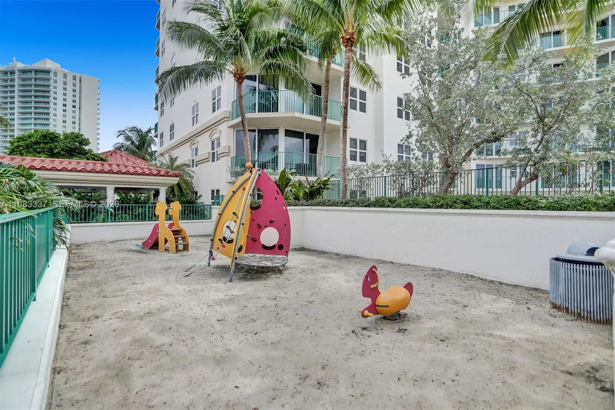 20000 E Country Club Dr # 211, Aventura FL 33180