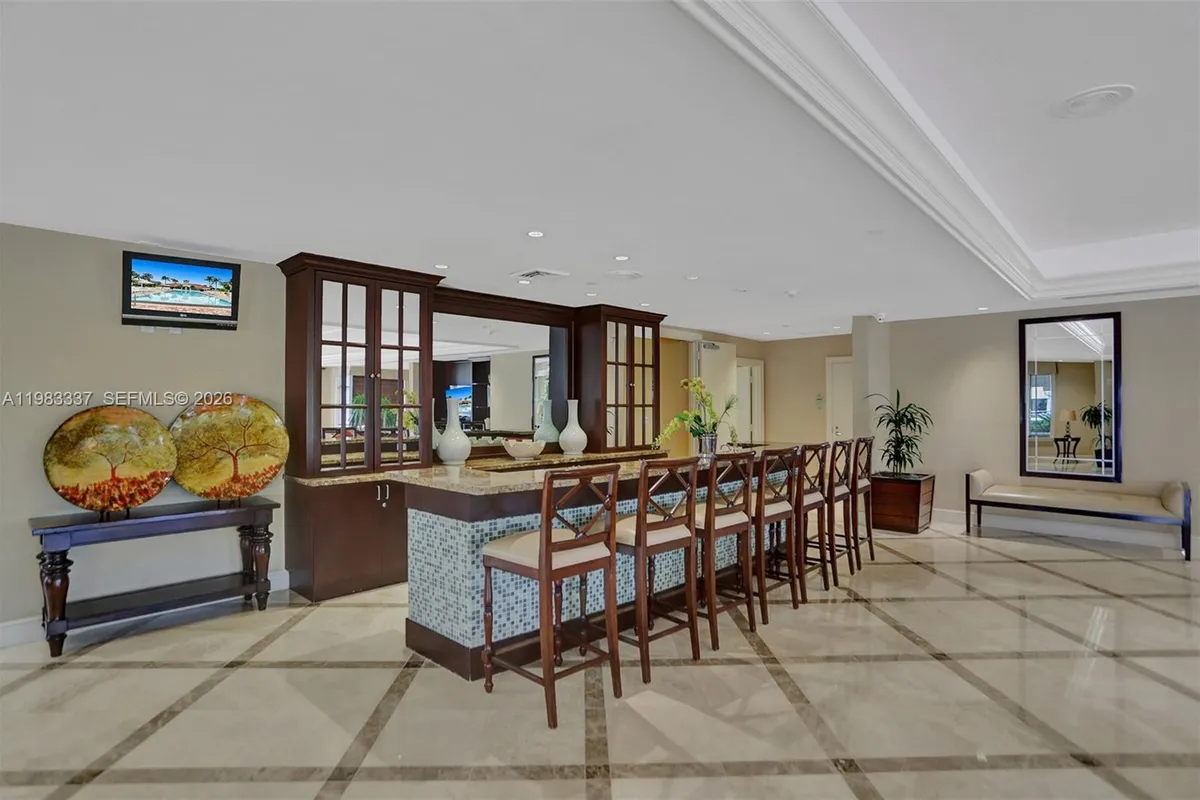 20000 E Country Club Dr # 211, Aventura FL 33180