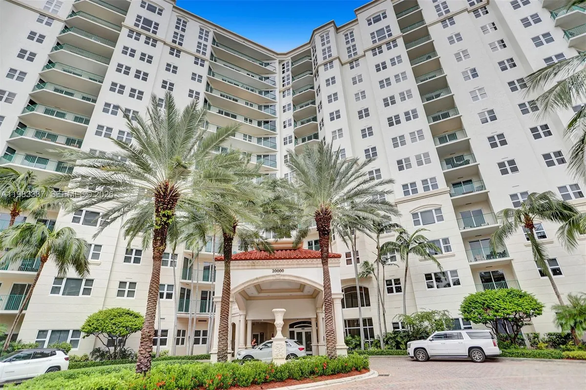 20000 E Country Club Dr # 211, Aventura FL 33180
