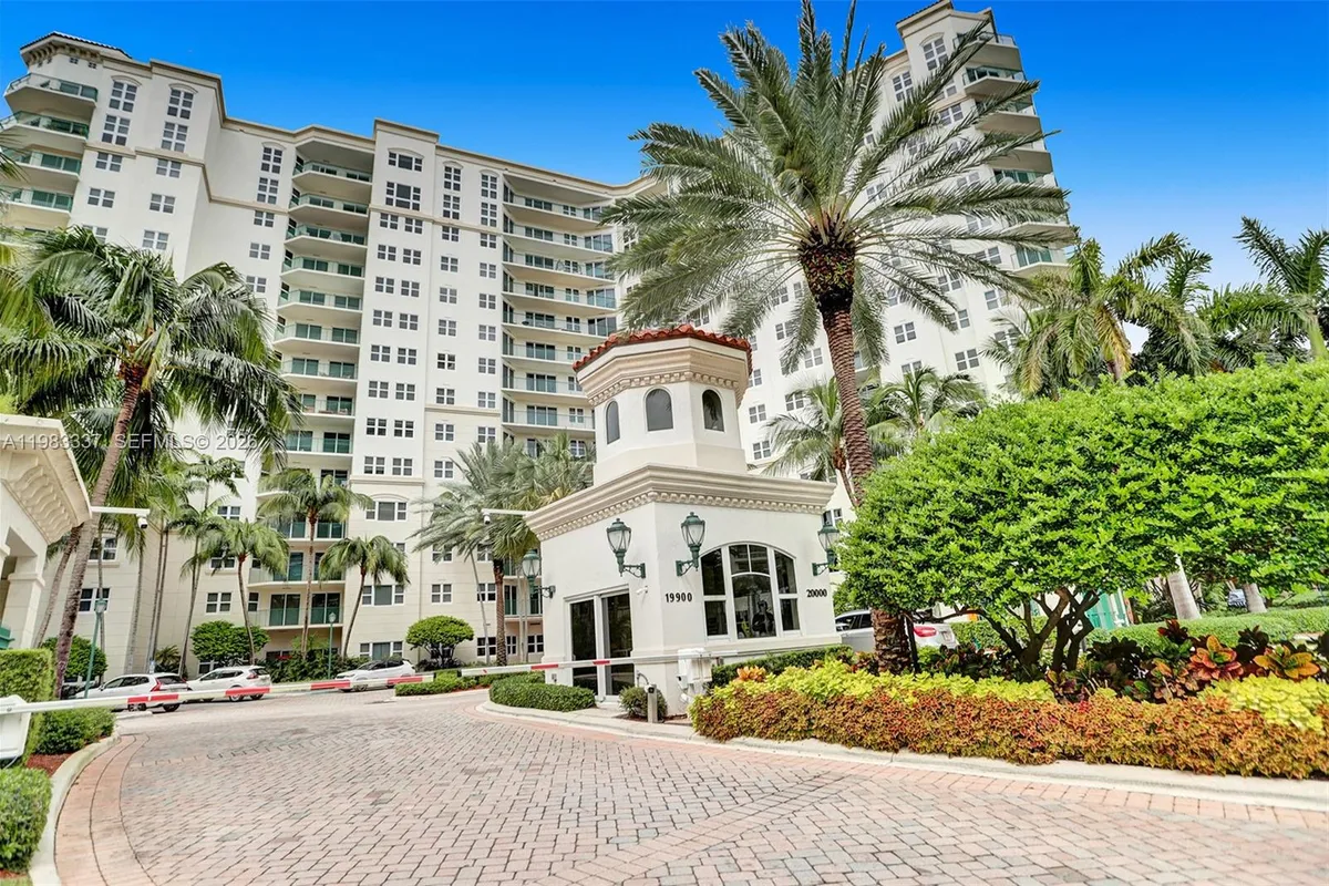 20000 E Country Club Dr # 211, Aventura FL 33180