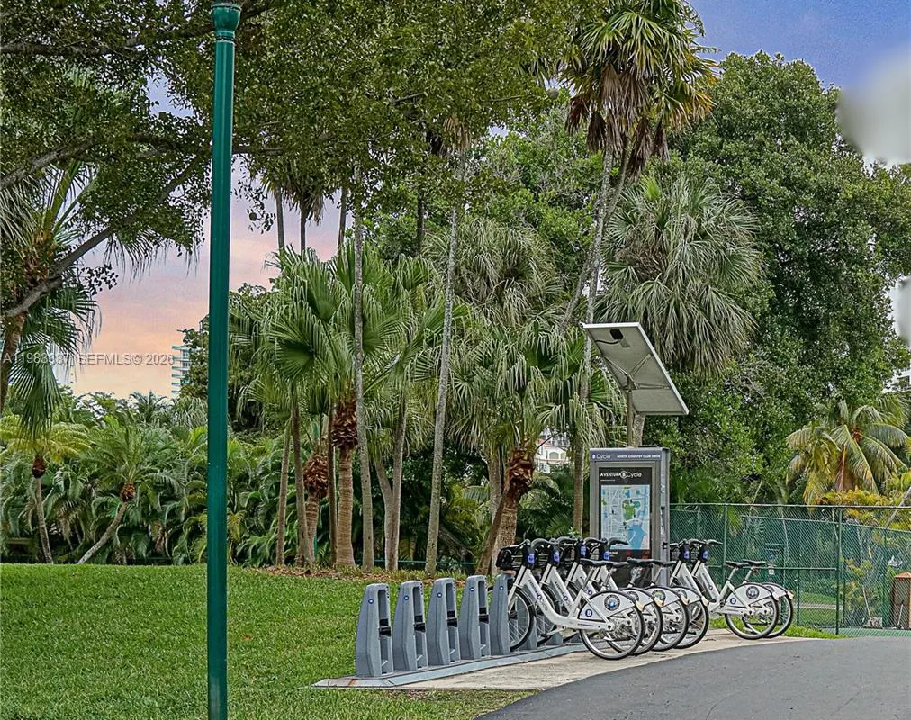 20000 E Country Club Dr # 211, Aventura FL 33180